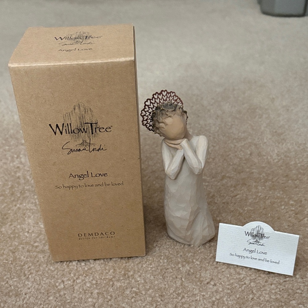 Like new Angel Love Willow Tree figurine for sale!